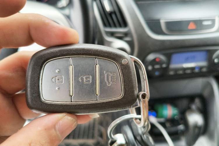 Used Hyundai ix35 2015 2.0L Automatic 2WD Smart Version China V Standard Vehicle Key