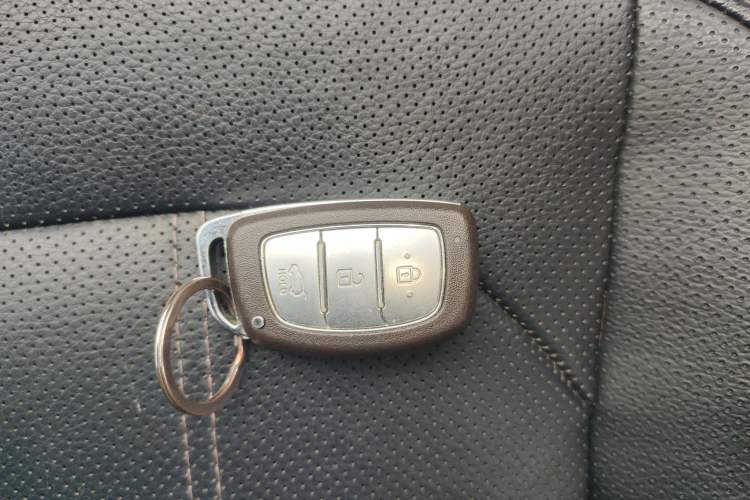 Used Hyundai ix35 2015 2.0L Automatic 2WD Smart Version China V Standard Vehicle Key
