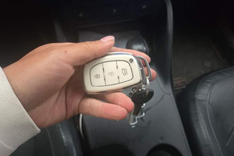 Used Hyundai ix35 2015 2.0L Automatic 2WD Smart Version China V Standard Vehicle Key