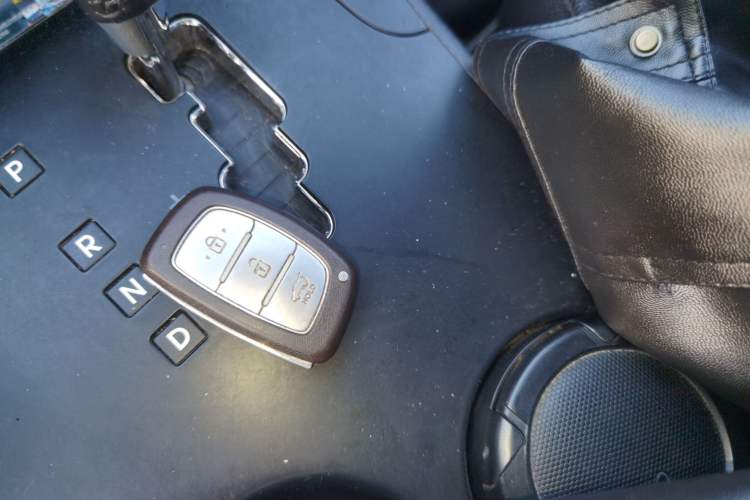 Used Hyundai ix35 2015 2.0L Automatic 2WD Smart Type China IV Vehicle Key