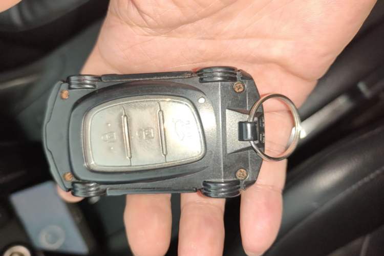 Used Hyundai ix35 2015 2.0L Automatic 2WD Smart Type China IV Vehicle Key