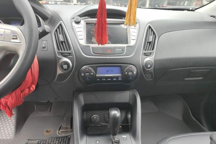 Used Hyundai ix35 2015 2.0L Automatic 2WD Smart Type China IV Audio And AC Panel