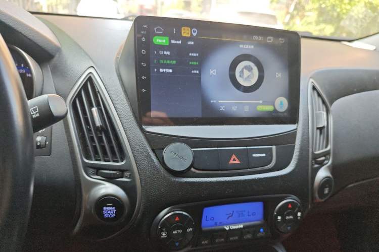 Used Hyundai ix35 2015 2.0L Automatic 2WD Smart Type China IV Audio And AC Panel