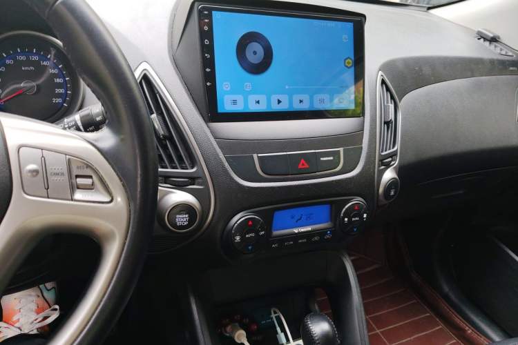 Used Hyundai ix35 2015 2.0L Automatic 2WD Smart Type China IV Audio And AC Panel