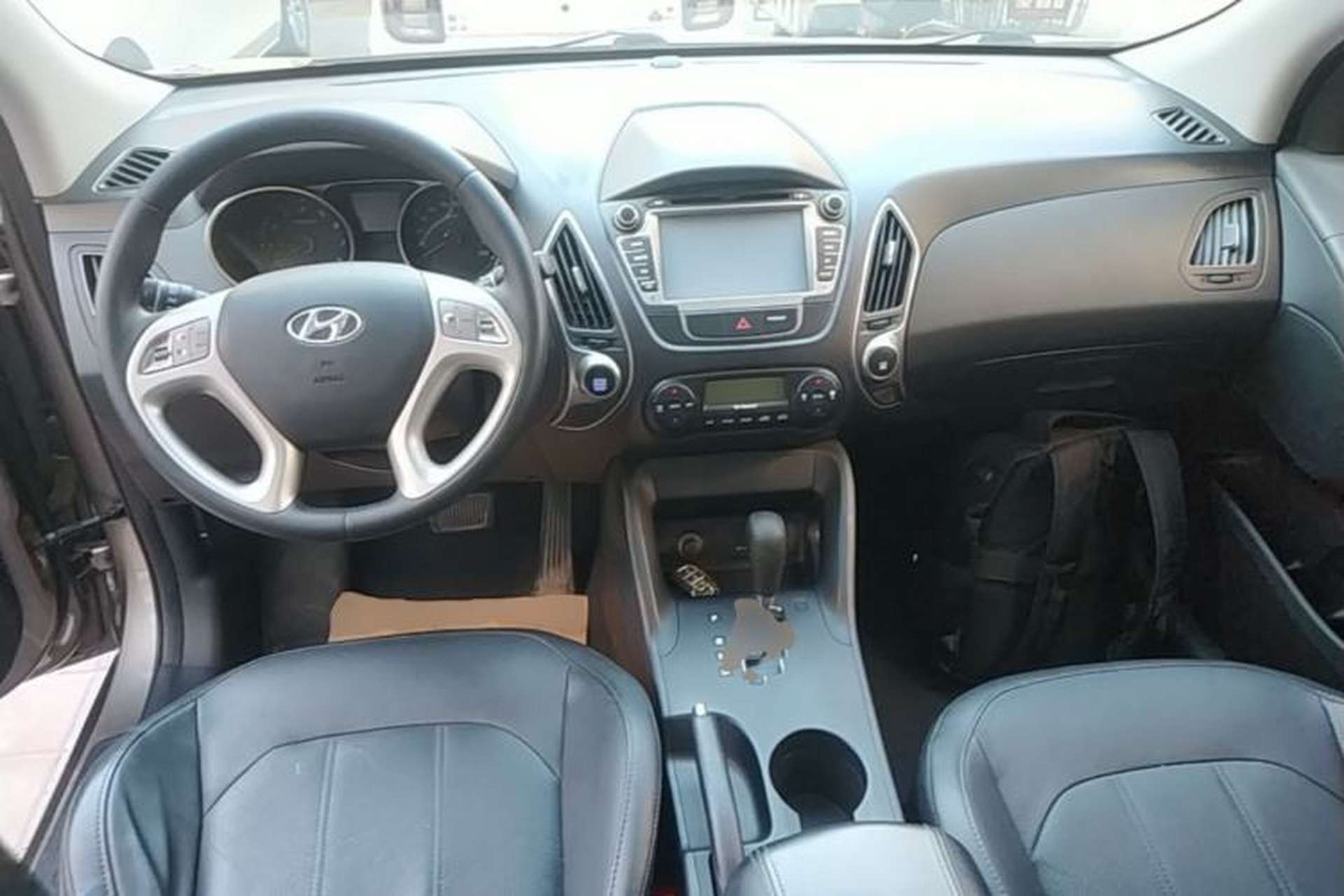 Used Hyundai ix35 2015 2.0L Automatic 2WD Smart Type China IV Center Console