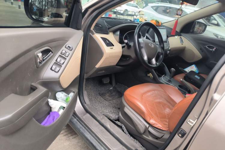 Used Hyundai ix35 2015 2.0L Automatic 2WD Comfort Edition China IV Standard Driver Seat