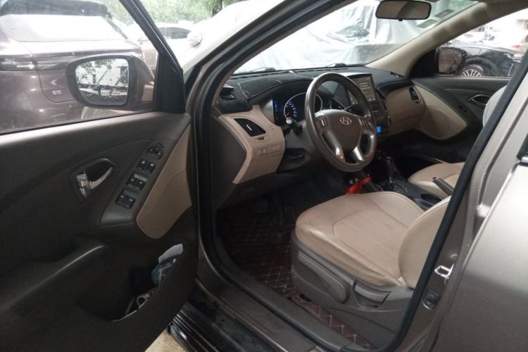 Used Hyundai ix35 2015 2.0L Automatic 2WD Smart Version China V Standard Driver Seat