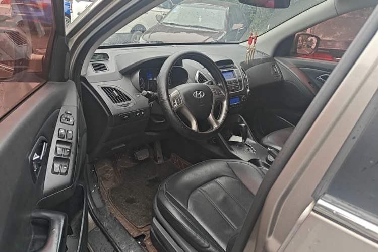 Used Hyundai ix35 2015 2.0L Automatic 2WD Smart Version China V Standard Driver Seat