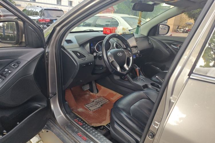 Used Hyundai ix35 2015 2.0L Automatic 2WD Smart Version China V Standard Driver Seat