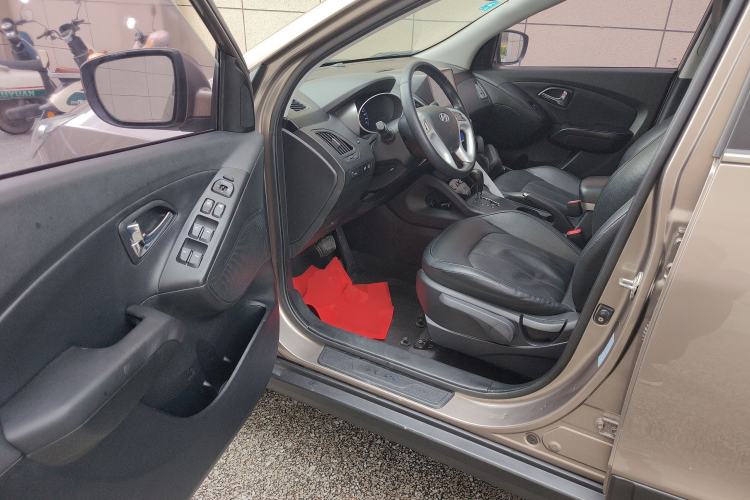 Used Hyundai ix35 2015 2.0L Automatic 2WD Smart Type China IV Driver Seat
