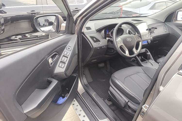 Used Hyundai ix35 2015 2.0L Automatic 2WD Smart Type China IV Driver Seat