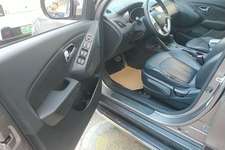 Used Hyundai ix35 2015 2.0L Automatic 2WD Smart Type China IV Driver Seat