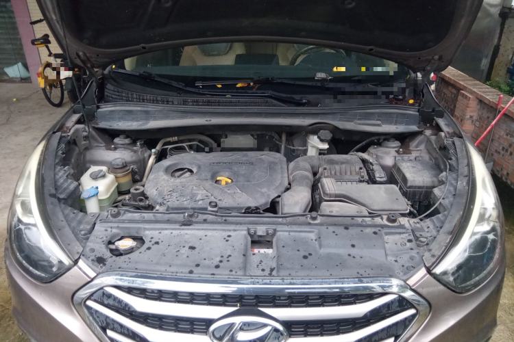 Used Hyundai ix35 2015 2.0L Automatic 2WD Smart Version China V Standard Engine Bay