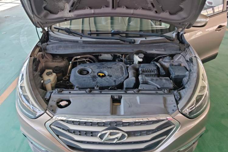 Used Hyundai ix35 2015 2.0L Automatic 2WD Comfort Edition China V Standard Engine Bay