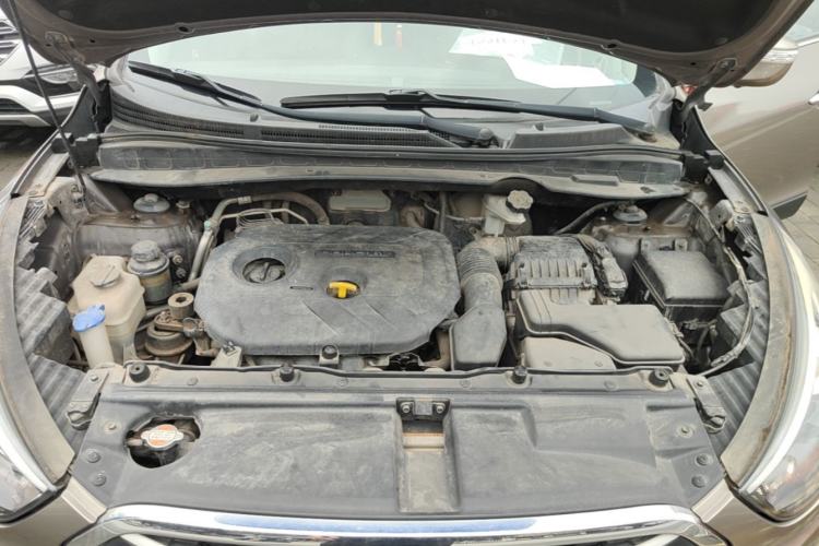 Used Hyundai ix35 2015 2.0L Automatic 2WD Smart Type China IV Engine Bay