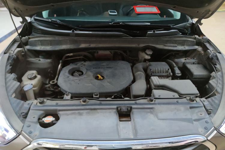Used Hyundai ix35 2015 2.0L Automatic 2WD Smart Version China V Standard Engine Bay