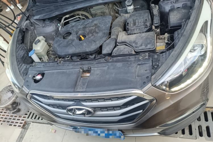 Used Hyundai ix35 2015 2.0L Automatic 2WD Smart Version China V Standard Engine Bay