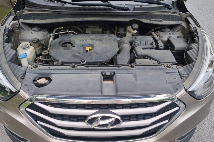 Used Hyundai ix35 2015 2.0L Automatic 2WD Smart Type China IV Engine Bay