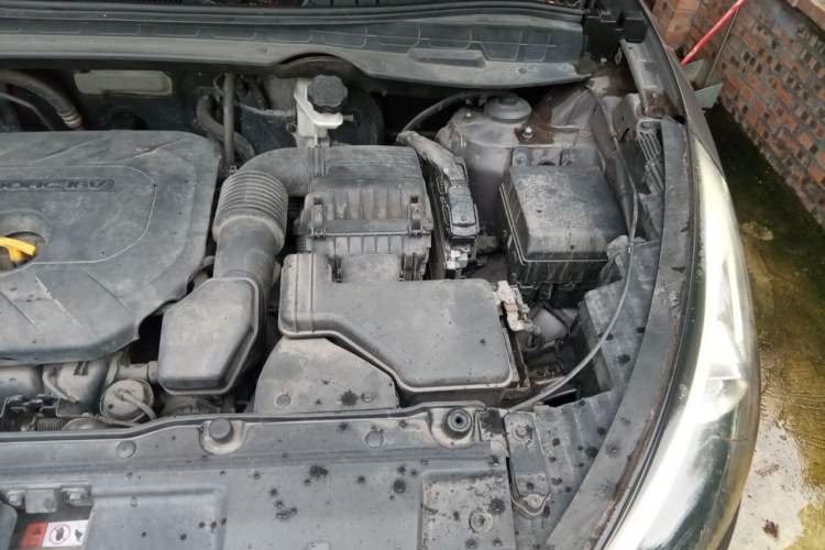 Used Hyundai ix35 2015 2.0L Automatic 2WD Smart Version China V Standard Engine Bay Left
