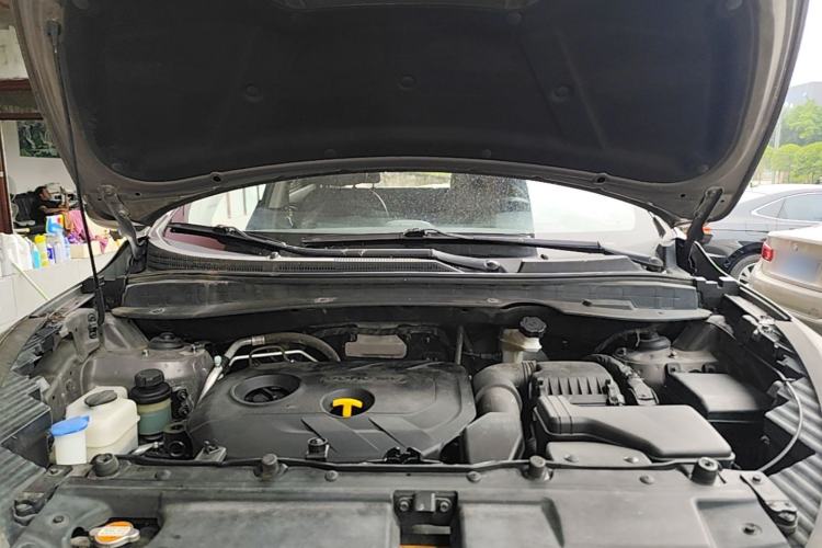 Used Hyundai ix35 2015 2.0L Automatic 2WD Smart Type China IV Engine Bay