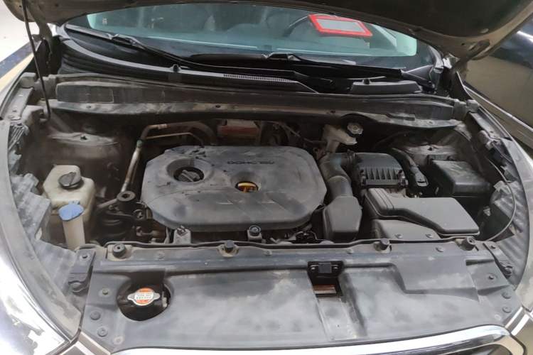 Used Hyundai ix35 2015 2.0L Automatic 2WD Smart Version China V Standard Engine Bay
