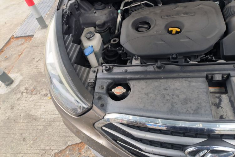 Used Hyundai ix35 2015 2.0L Automatic 2WD Comfort Edition China IV Standard Engine Bay Right