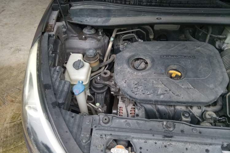 Used Hyundai ix35 2015 2.0L Automatic 2WD Smart Version China V Standard Engine Bay Right