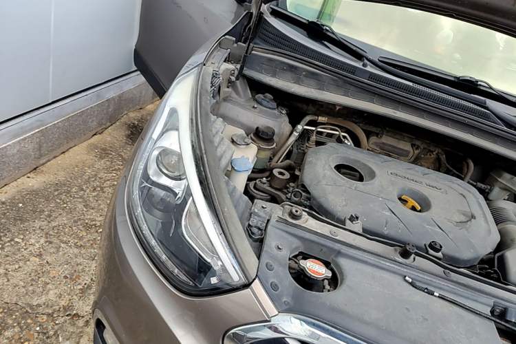 Used Hyundai ix35 2015 2.0L Automatic 2WD Comfort Edition China IV Standard Engine Bay Right