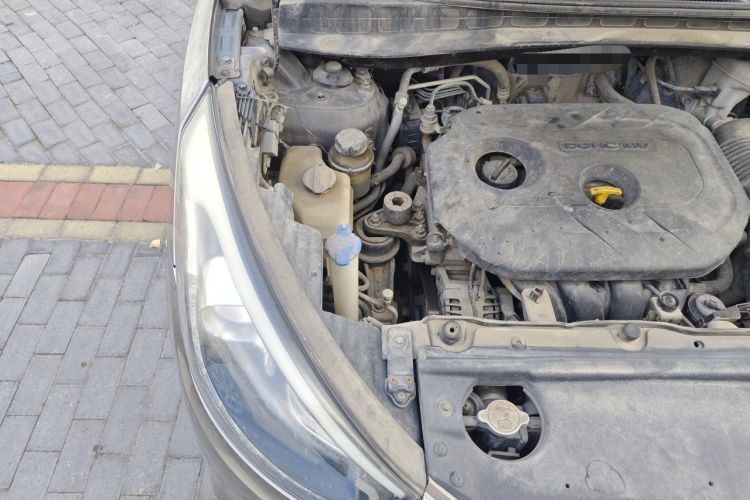 Used Hyundai ix35 2015 2.0L Automatic 2WD Smart Version China V Standard Engine Bay Right