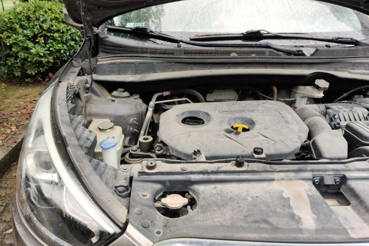 Used Hyundai ix35 2015 2.0L Automatic 2WD Smart Version China V Standard Engine Bay Right
