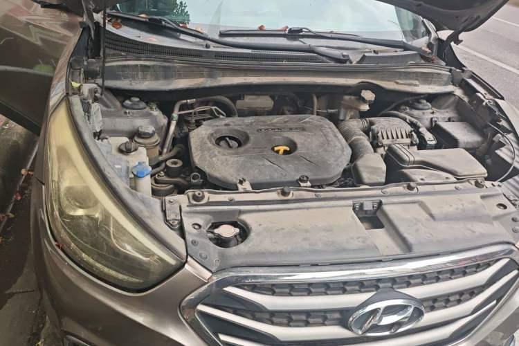 Used Hyundai ix35 2015 2.0L Automatic 2WD Smart Type China IV Engine Bay Right