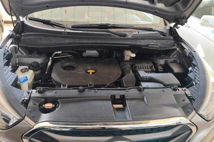 Used Hyundai ix35 2015 2.0L Automatic 2WD Comfort Edition China V Standard Engine Bay