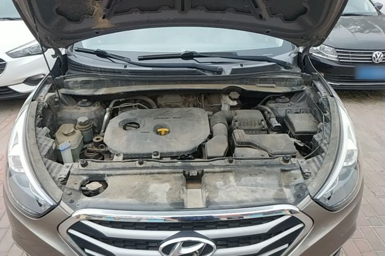 Used Hyundai ix35 2015 2.0L Manual Two-Wheel Drive Comfort Version China V Standard Engine Bay