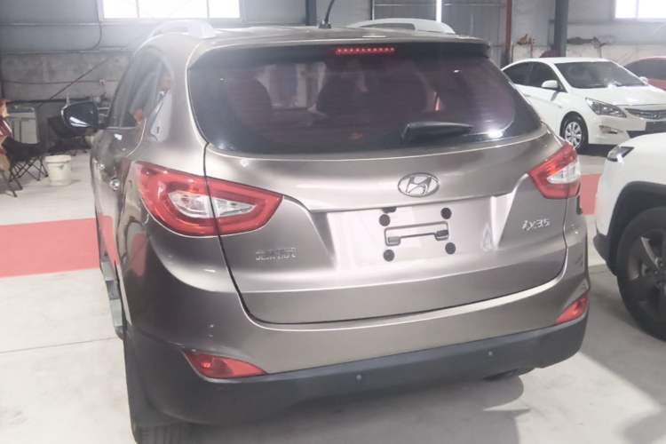 Used Hyundai ix35 2015 2.0L Automatic 2WD Smart Version China V Standard Exterior 2