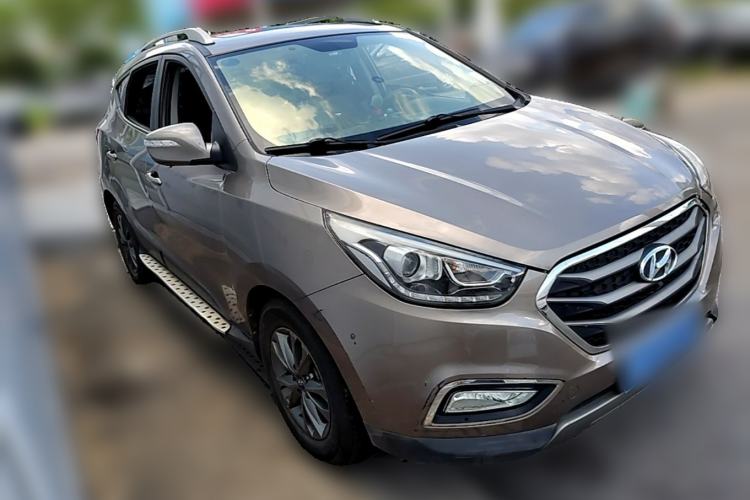 Used Hyundai ix35 2015 2.0L Automatic 2WD Comfort Edition China IV Standard Front Right 45 Deg