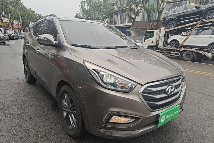 Used Hyundai ix35 2015 2.0L Automatic 2WD Smart Version China V Standard Front Right 45 Deg