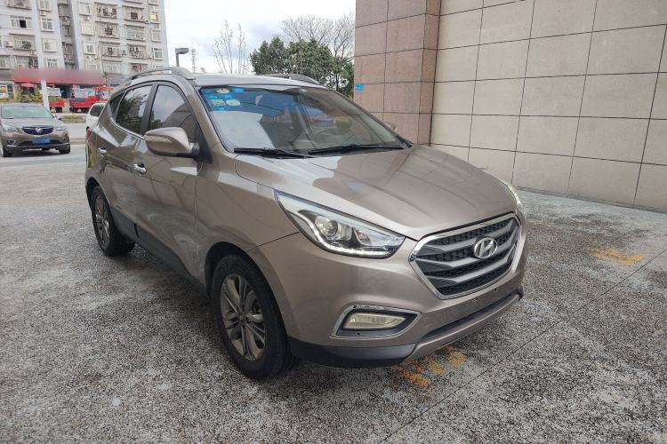 Used Hyundai ix35 2015 2.0L Automatic 2WD Smart Type China IV Front Right 45 Deg