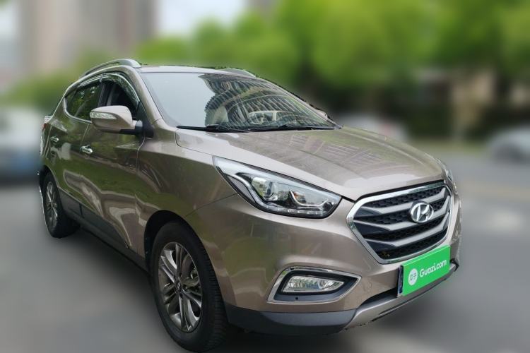 Used Hyundai ix35 2015 2.0L Automatic 2WD Smart Type China IV Front Right 45 Deg