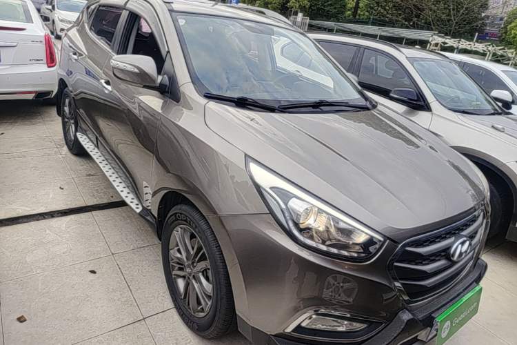 Used Hyundai ix35 2015 2.0L Automatic 2WD Smart Type China IV Front Right 45 Deg