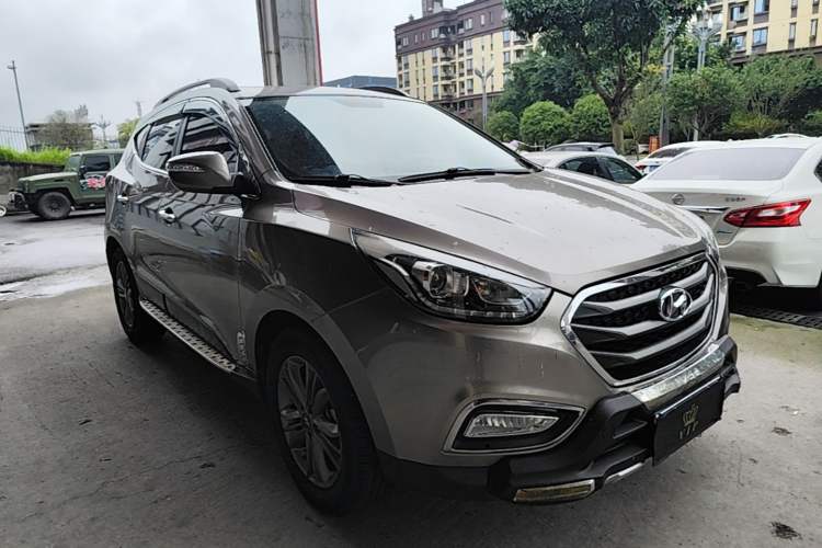 Used Hyundai ix35 2015 2.0L Automatic 2WD Smart Type China IV Front Right 45 Deg