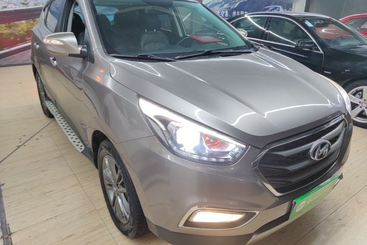 Used Hyundai ix35 2015 2.0L Automatic 2WD Smart Version China V Standard Front Right 45 Deg