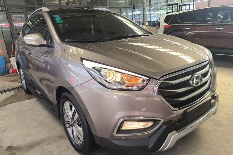 Used Hyundai ix35 2015 2.0L Automatic Two-Wheel Drive Leading Trim China V Standard Front Right 45 Deg