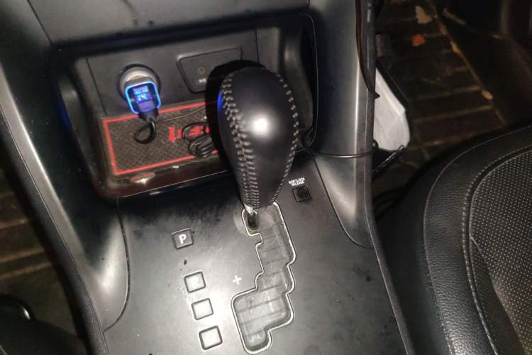 Used Hyundai ix35 2015 2.0L Automatic 2WD Smart Type China IV Gear Lever