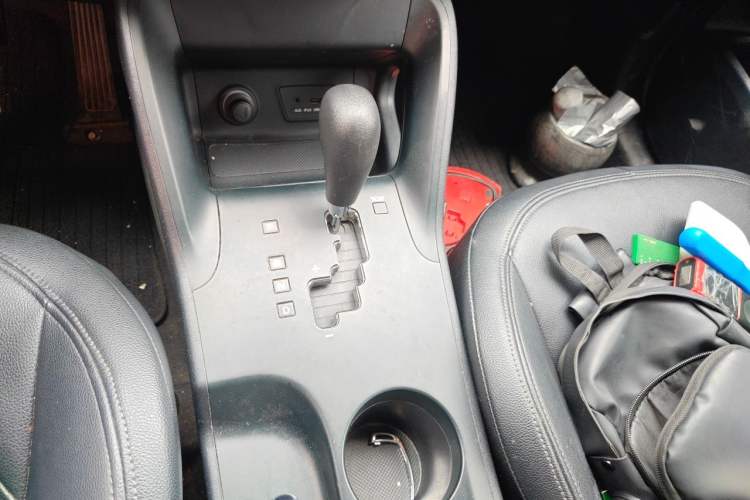 Used Hyundai ix35 2015 2.0L Automatic 2WD Comfort Edition China V Standard Gear Lever
