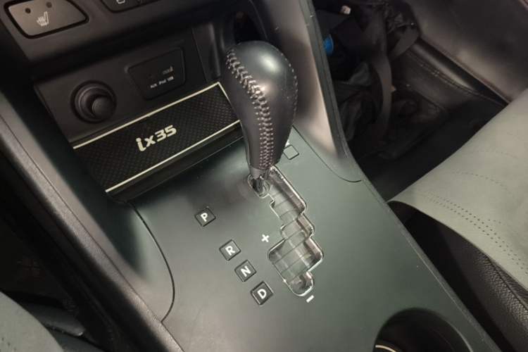 Used Hyundai ix35 2015 2.0L Automatic Two-Wheel Drive Leading Trim China V Standard Gear Lever