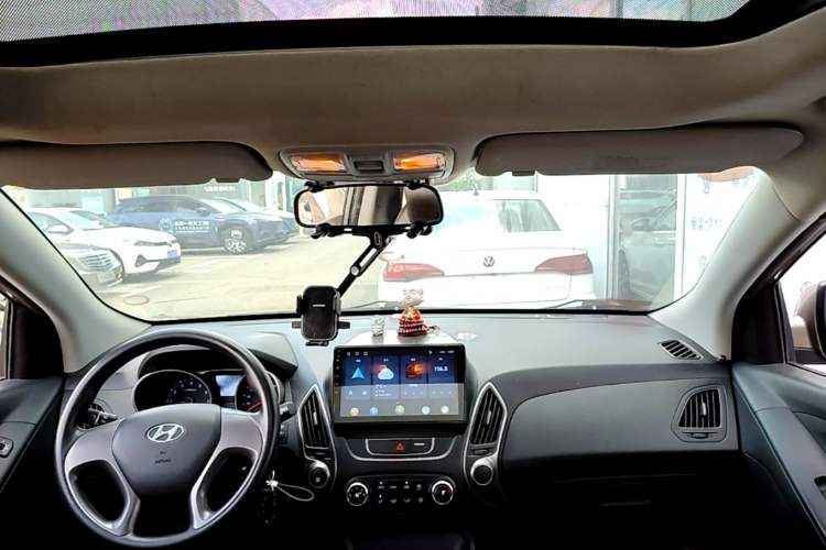 Used Hyundai ix35 2015 2.0L Automatic 2WD Comfort Edition China IV Standard Headliner