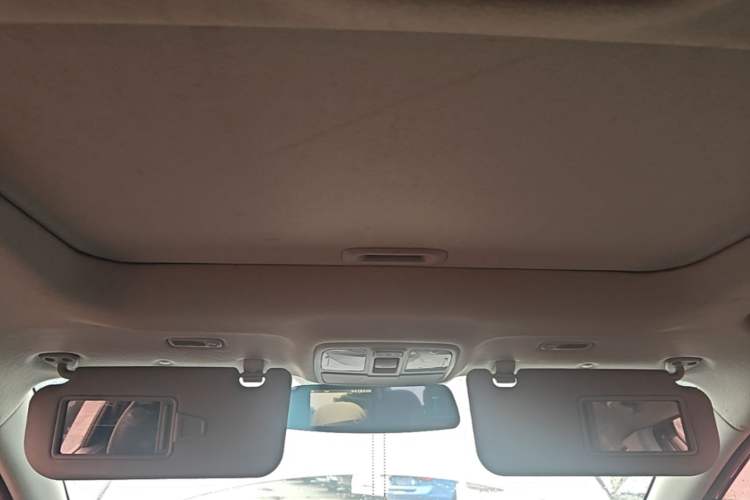 Used Hyundai ix35 2015 2.0L Automatic 2WD Smart Version China V Standard Headliner