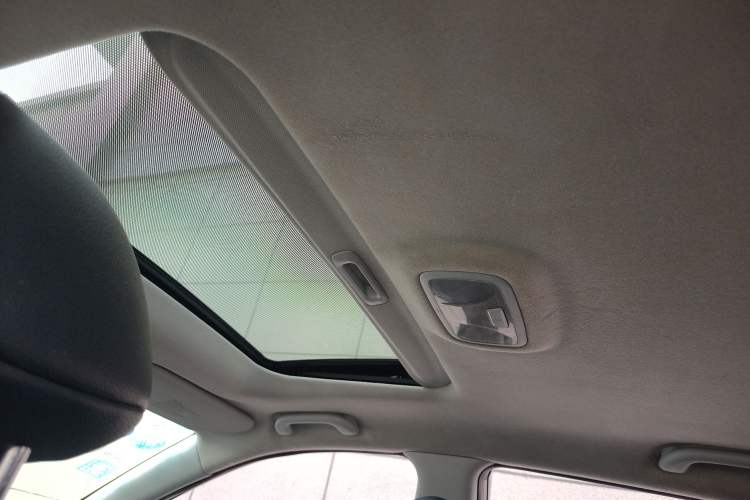 Used Hyundai ix35 2015 2.0L Automatic 2WD Smart Type China IV Headliner