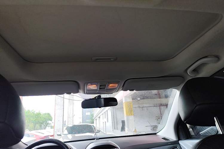 Used Hyundai ix35 2015 2.0L Automatic 2WD Smart Type China IV Headliner