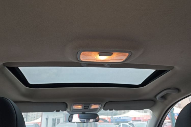 Used Hyundai ix35 2015 2.0L Automatic 2WD Smart Type China IV Headliner